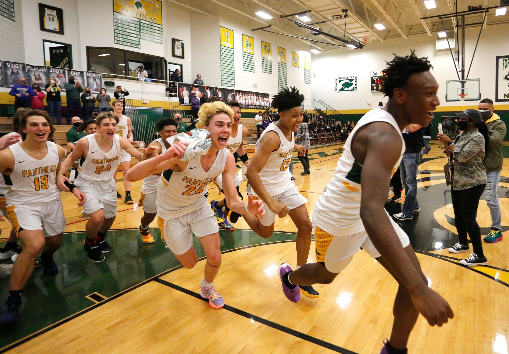 Class 6 Quarterfinal: Troy at Fort Zumwalt North